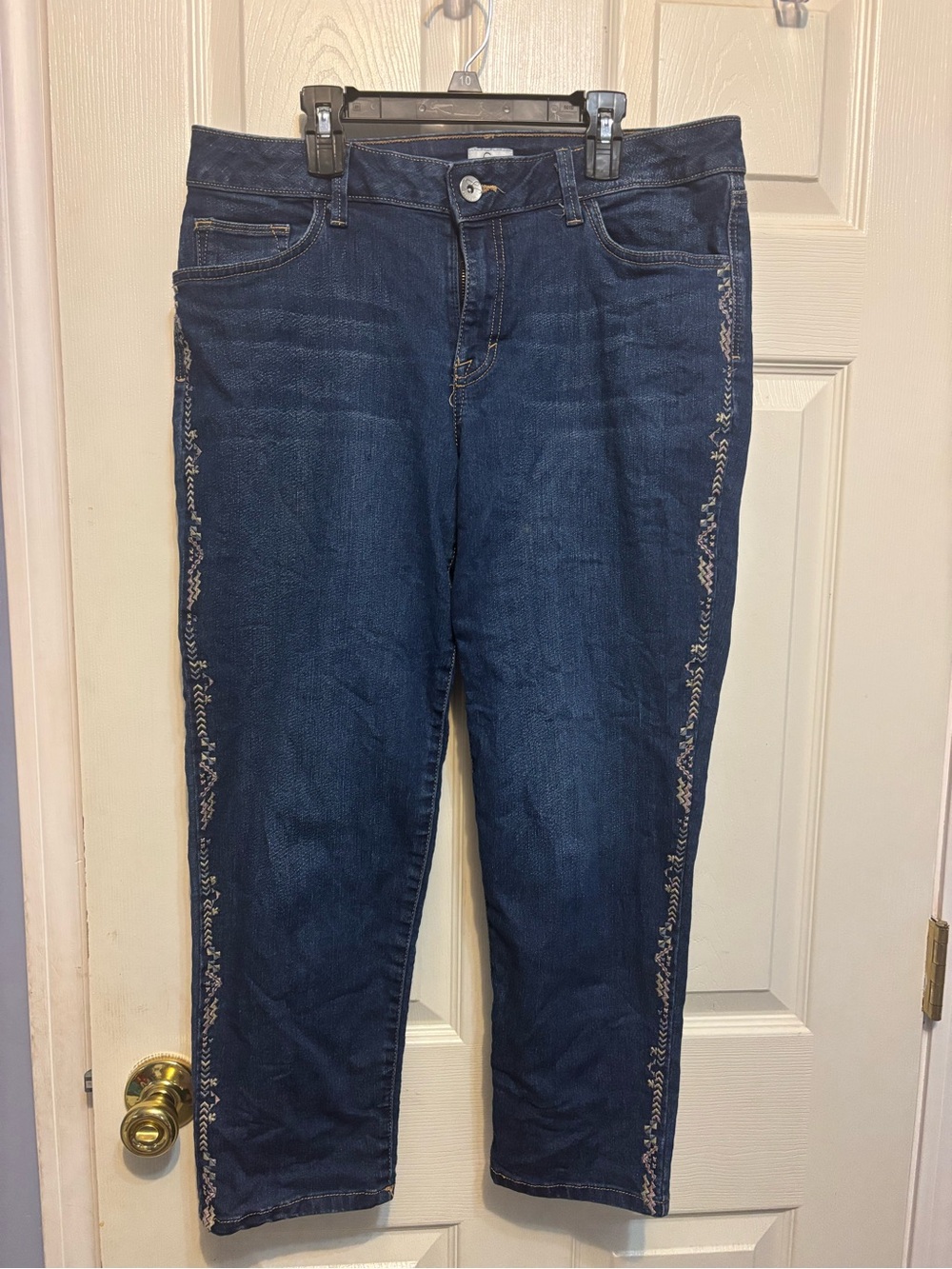 Women’s Style & Co Embroidered Cropped Jeans - 12